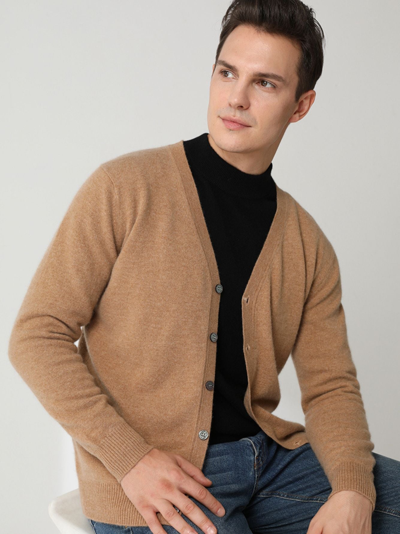 Kaschmir-Cardigan mit V-Ausschnitt und Knopfverschluss für Herren Camel