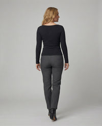 Damen Langarmshirt mit Blütenkragen und verspielter Schnürung Slim-Fit