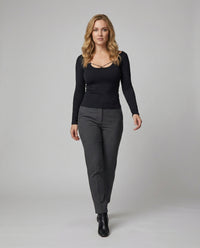 Damen Langarmshirt mit Blütenkragen und verspielter Schnürung Slim-Fit