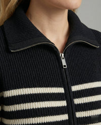 Kurze Strickjacke mit maritimen Blockstreifen Reißverschluss und Schalkragen Friday