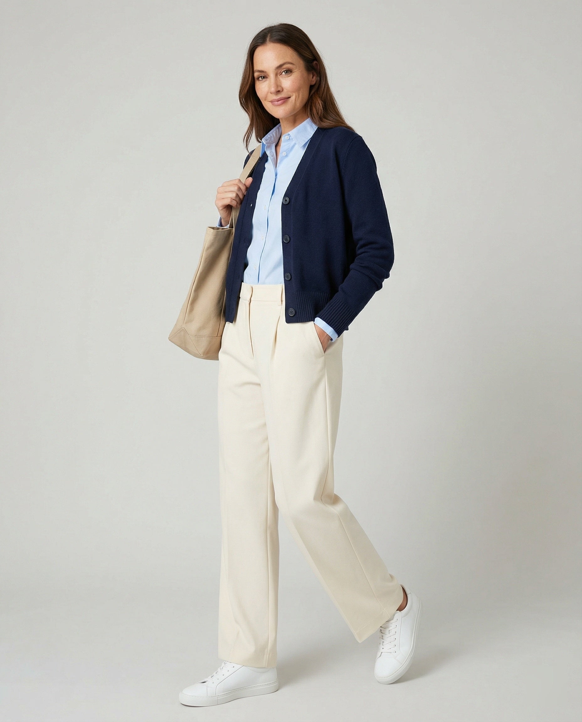 Seidenweiche Twill-Marlenehose mit hoher Bundführung, fixierter Bügelfalte und seitlichen Eingrifftaschen Friday