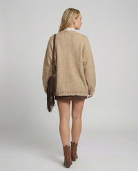 Weicher Mohair-Mix-Cardigan mit dekorativer Lochpasse, überlangen Ärmeln und aufgesetzten Taschen Friday