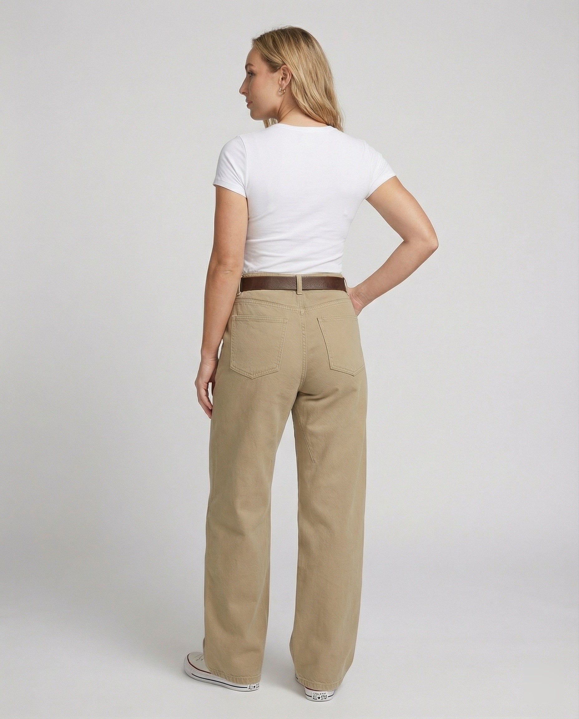 Weit geschnittene hochtaillierte Arbeitslook-Hose mit tiefem Schritt, Teilungsnähten und verstellbarem Saum Friday