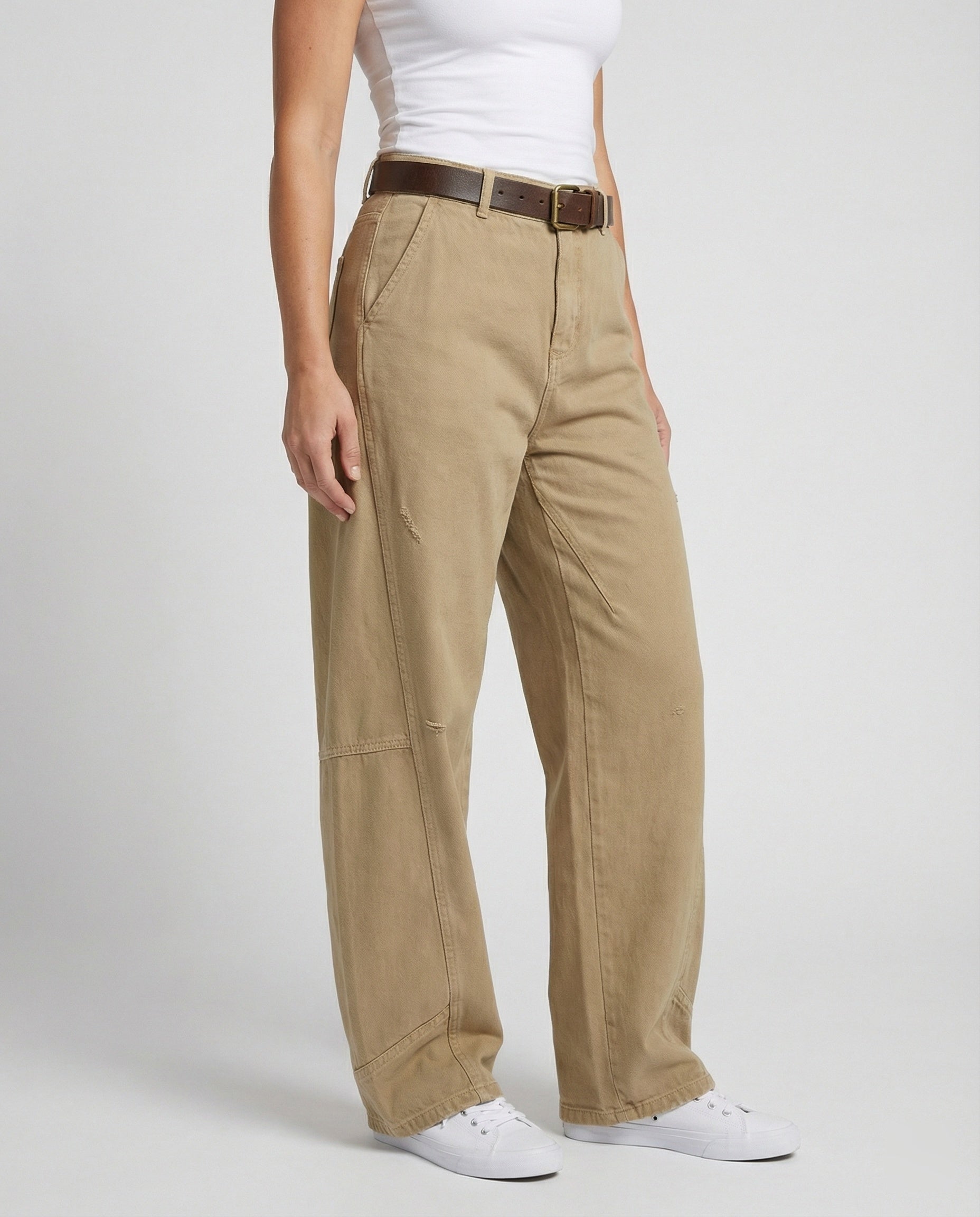 Weit geschnittene hochtaillierte Arbeitslook-Hose mit tiefem Schritt, Teilungsnähten und verstellbarem Saum Friday