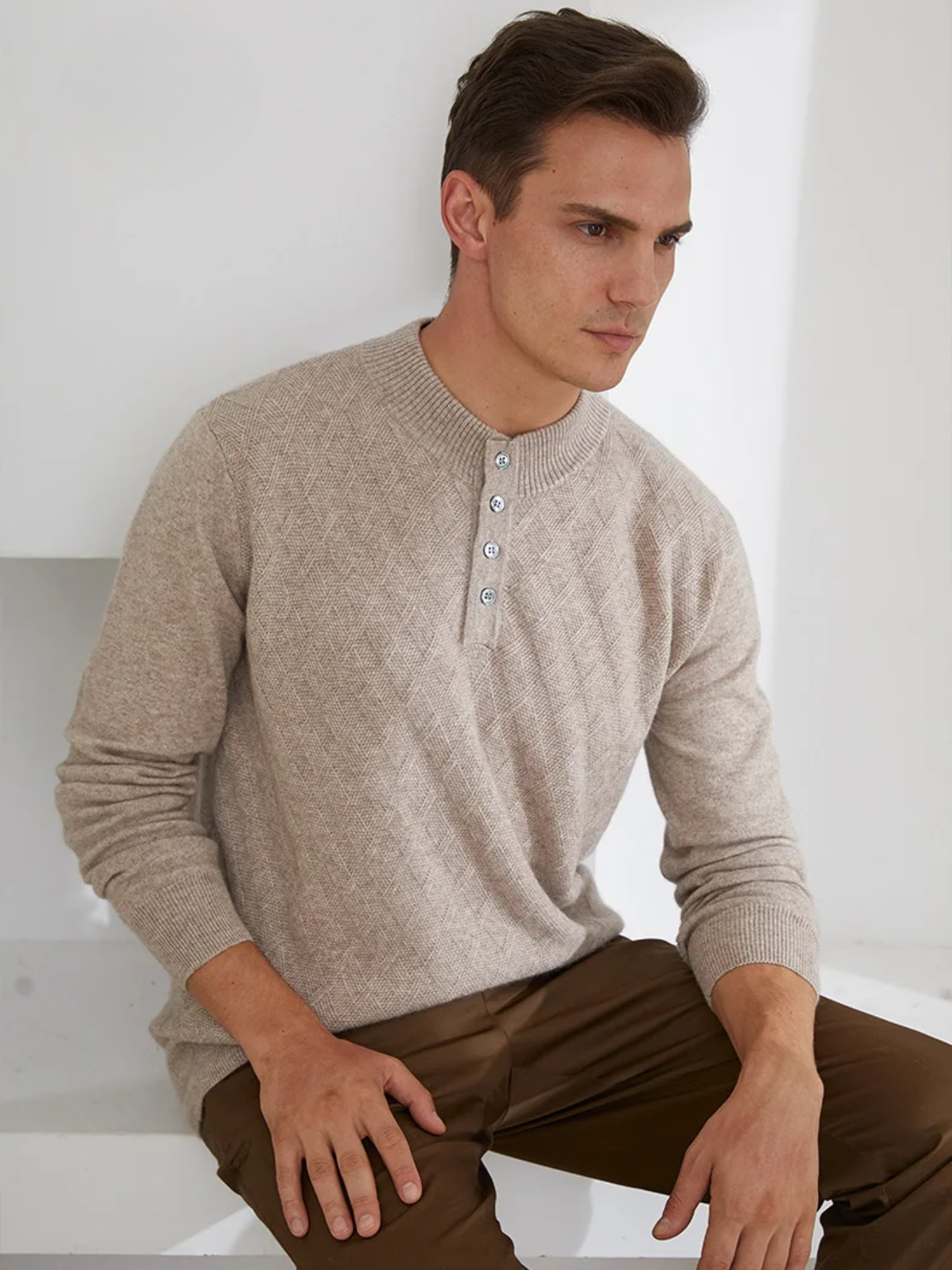 Kaschmirpullover mit Rautenmuster und Knopfverschluss für Herren