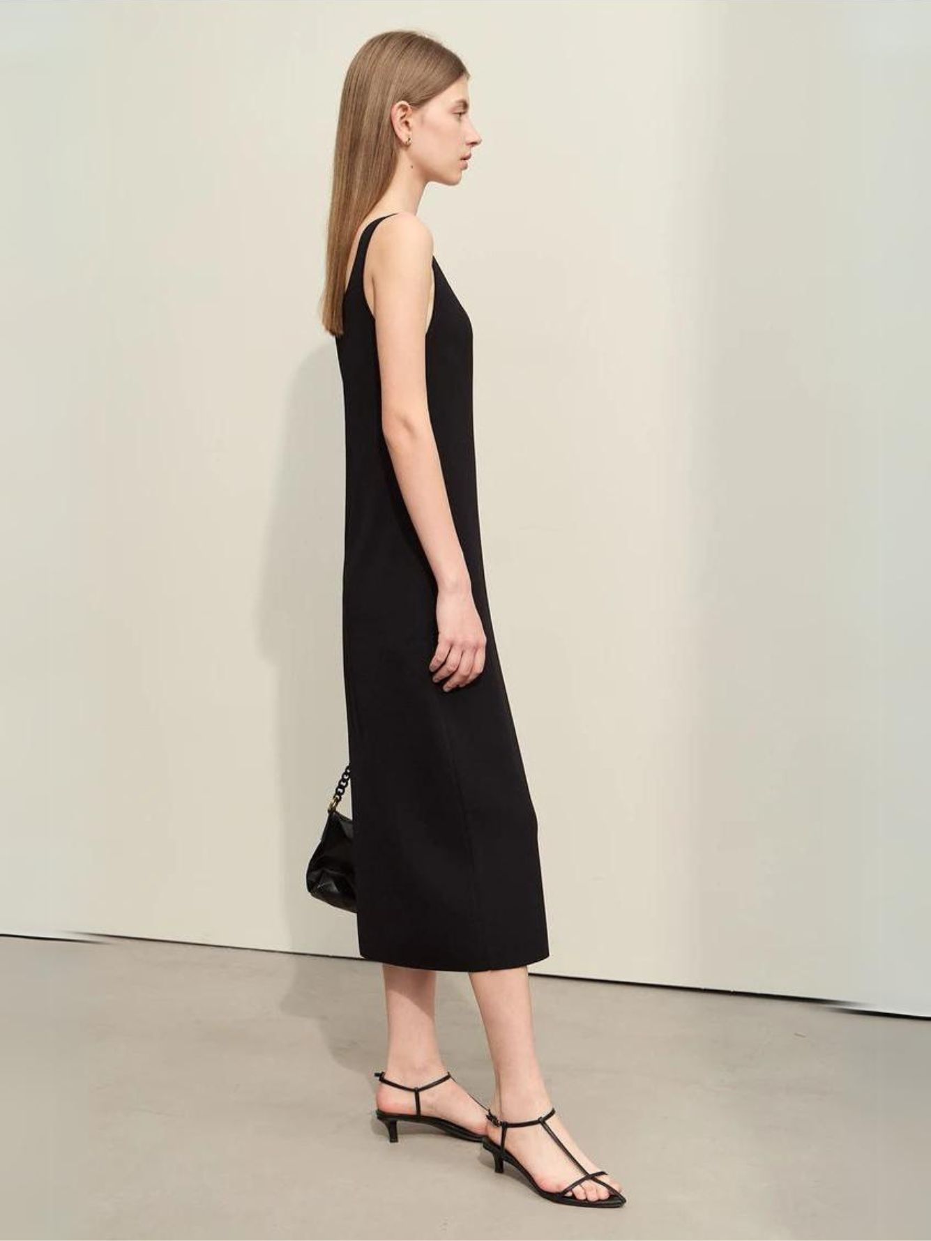 Ärmelloses Midikleid mit V-Ausschnitt