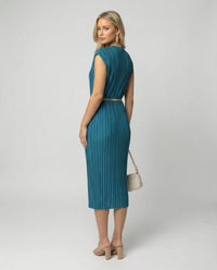 Damen plissiertes Midikleid mit V-Ausschnitt, Cap-Ärmeln und schmalem Taillengürtel Friday